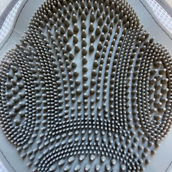 Cat grooming kit, Nail clippers, undercoat fur comb, rubber brush and cloth mitt - Picture 7 of 8